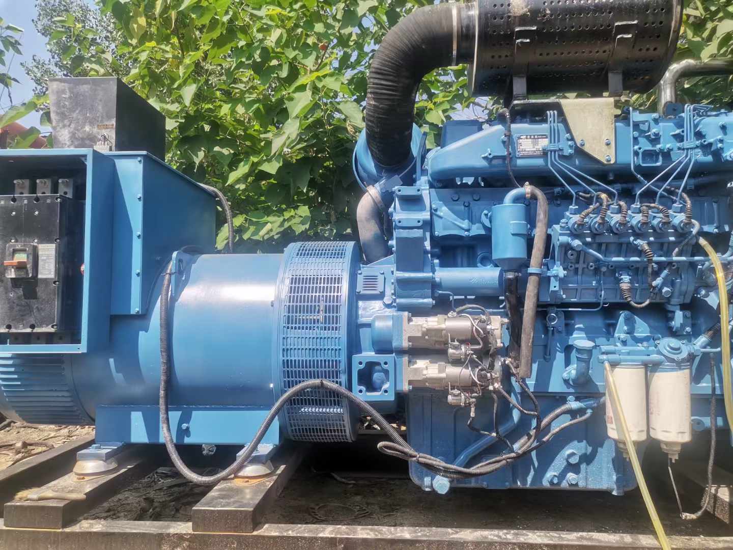 振安详细说明降低 800kW 柴油发电机输出电流波动的方法