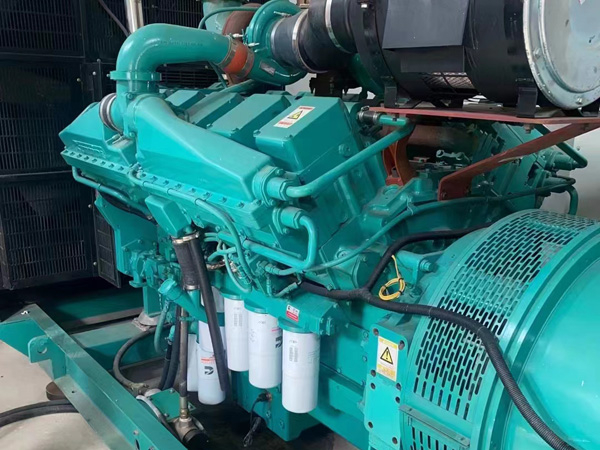 振安更换100kW柴油发电机组机油时，需要注意哪些事项？